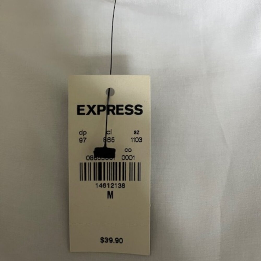Express NWT Women's White Flowy Top! - Picture 3 of 3